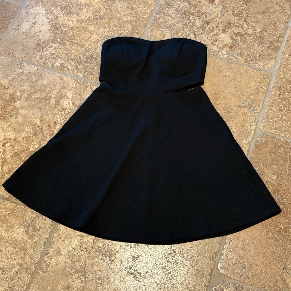 NWT~FOREVER 21 Black Strapless Padded Cutout Mini Dress Size Small
